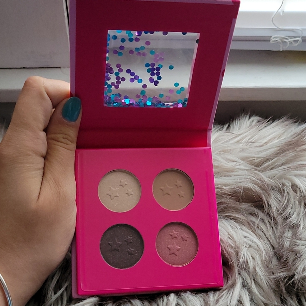 Eyeshadow palette